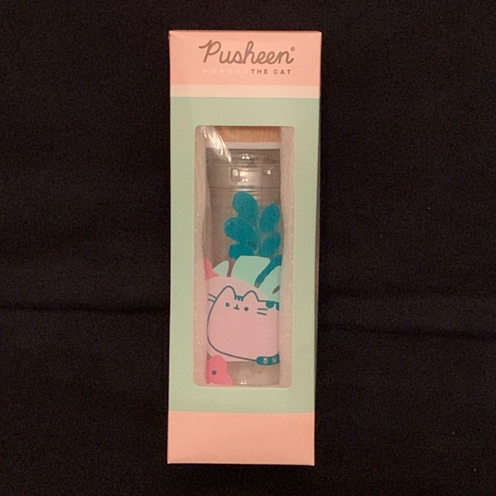 Pusheen tea infuser bottle NWT